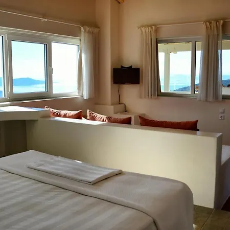 Golden Sea View Suites Tsakei Exterior photo