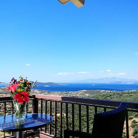 Golden Sea View Suites Tsakei Exterior photo