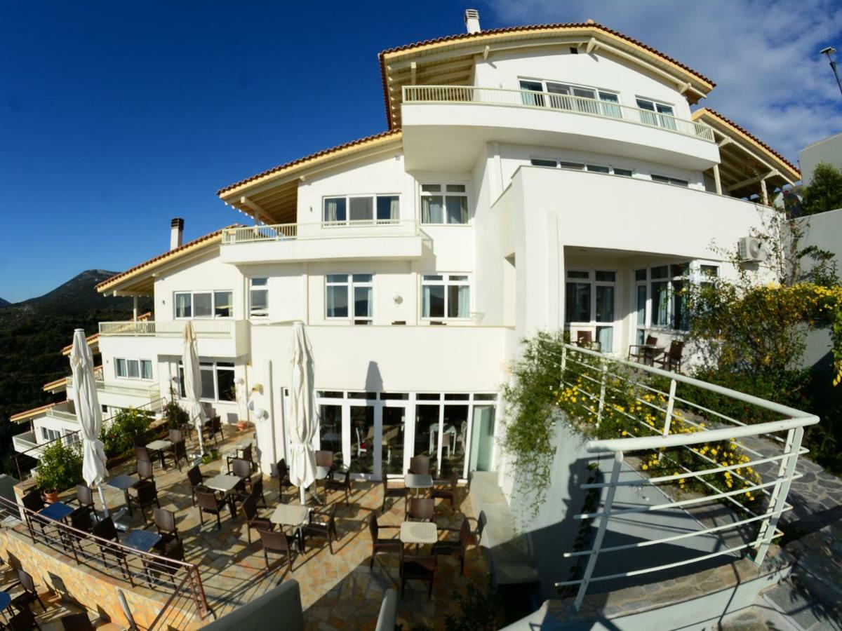 Golden Sea View Apartment Tsakei